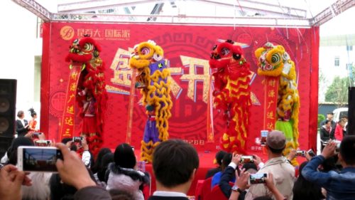 dragon-dancers